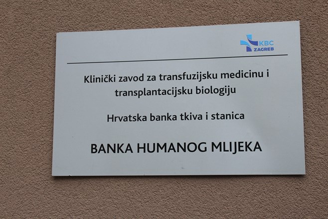 Banka humanog mlijeka - ploča na ulazu
